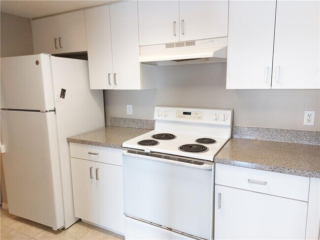 Building Photo - 5001 Wiles Rd