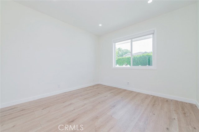 Building Photo - 4534 Lennox Ave