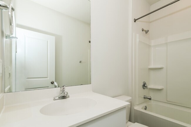 Building Photo - 2752 Desert Rose St