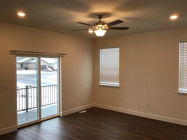 Building Photo - 2321 E Tumbleweed Rd