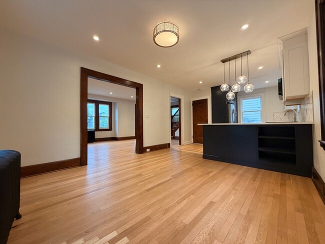 Building Photo - 160 Clairmont Terrace