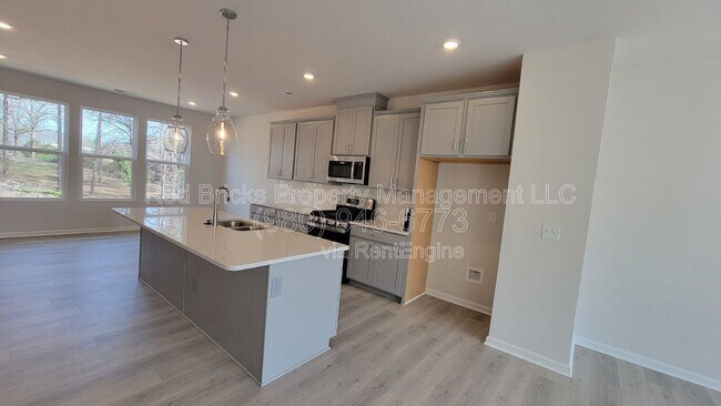 Building Photo - 2354 Donnelly Hls Ln