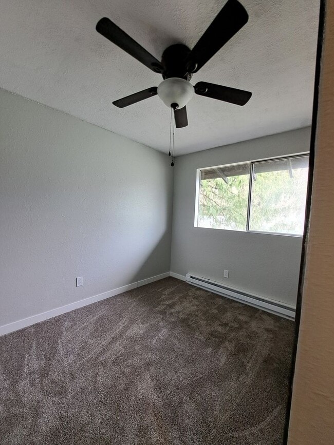 Building Photo - Bremerton Area Duplex