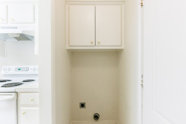 Building Photo - Super Cute Duplex in South Lubbock