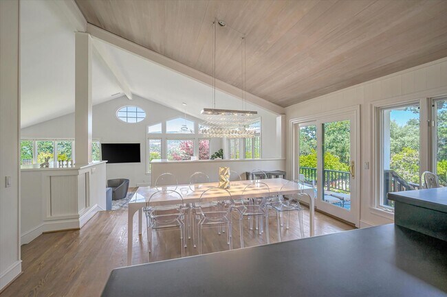 Building Photo - Welcome to Your Luxurious Napa Valley Retr...