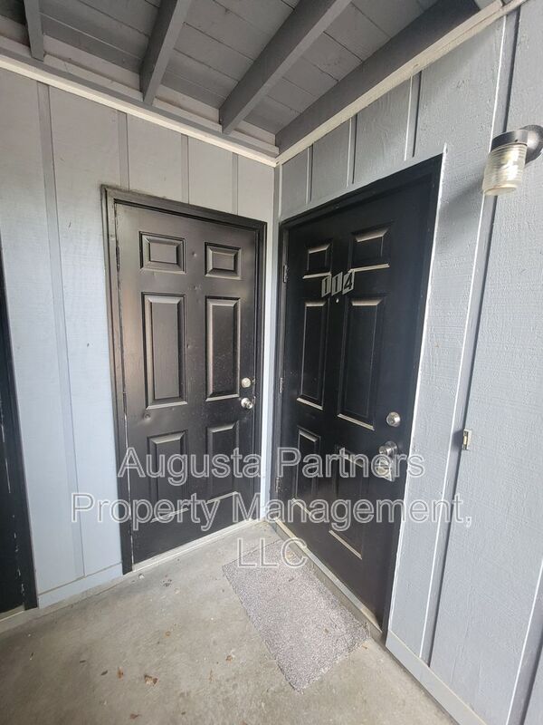 Building Photo - 114 Chalet North CT