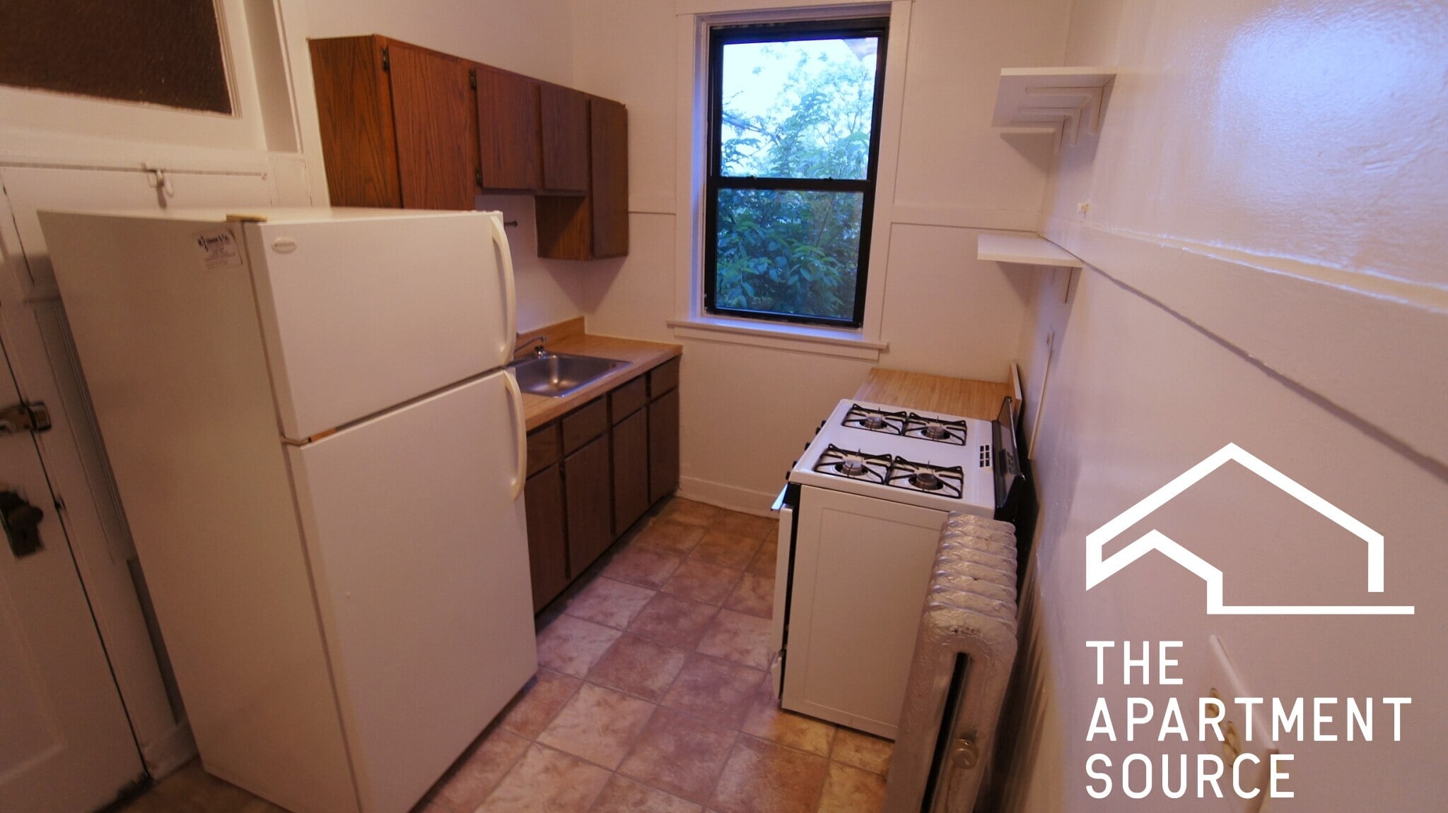 Building Photo - 2434 N Sawyer Ave