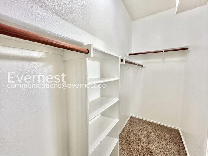 Building Photo - 7912 Boylston Dr