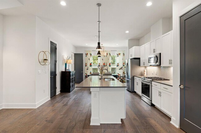 Building Photo - 3700 Clawson Rd