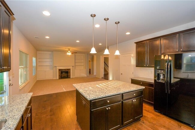 Building Photo - 617 Mimosa Way