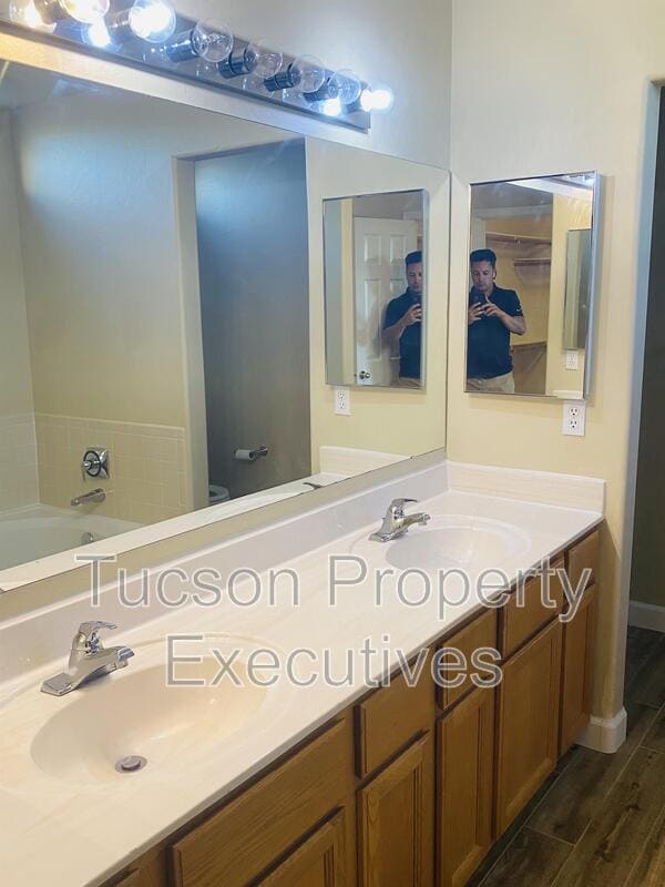 Building Photo - 9599 N Crestone Dr