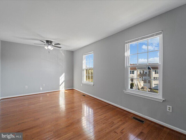 Building Photo - 564 Radford Terrace NE