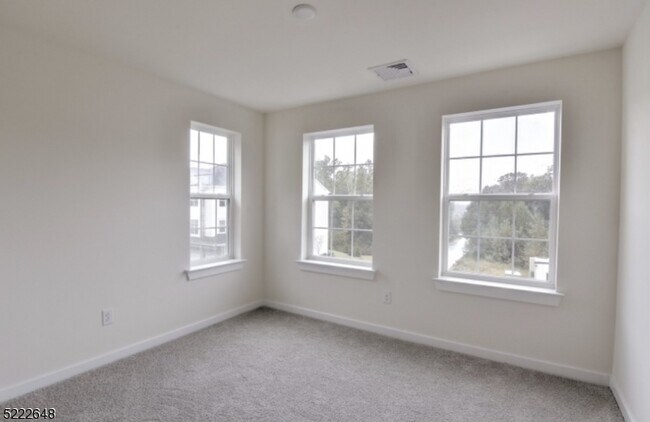 Building Photo - 712 Parkview Ln