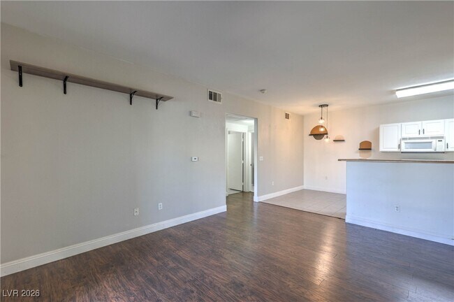 Building Photo - 8250 N Grand Canyon Dr