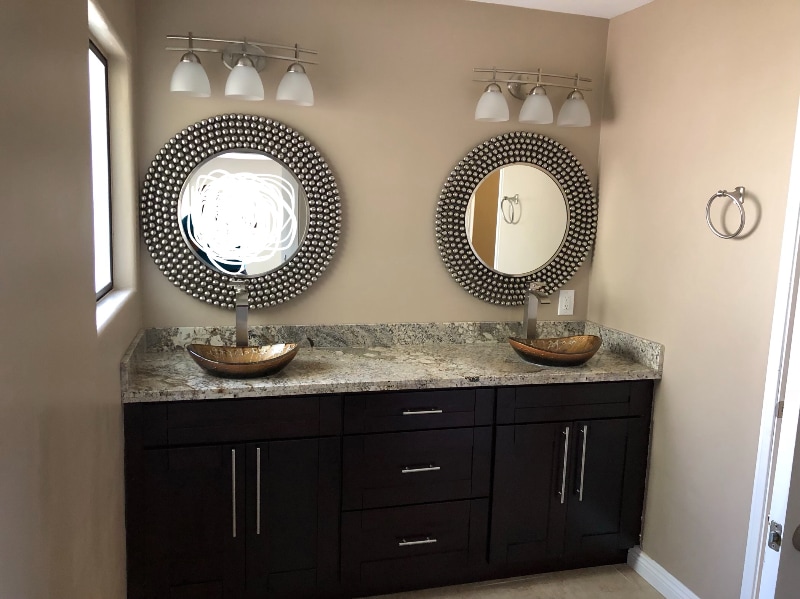 Building Photo - 1824 Queens Way