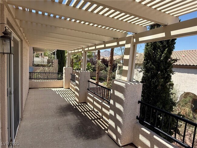 Building Photo - 856 S Colina Alta Pl
