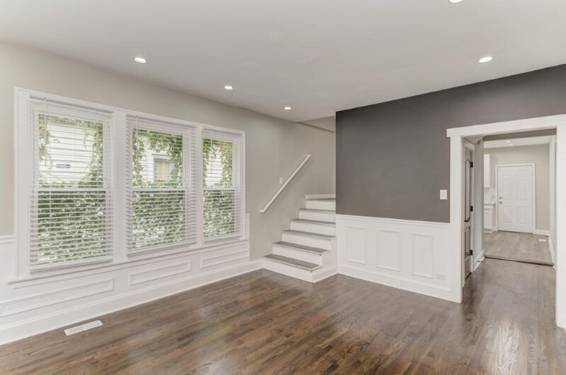 Building Photo - 9319 S Clyde Ave