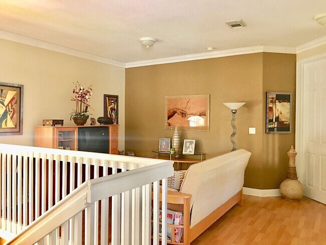 Building Photo - "Spacious 4-Bed Oasis with Granite Elegance & Pool in Miami Lakes"