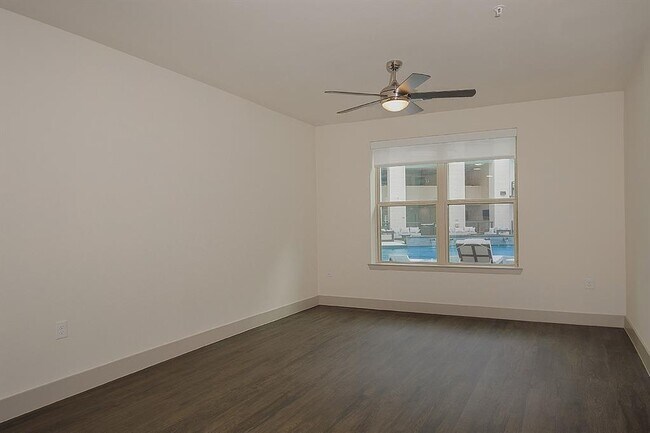 Building Photo - 8900 Six Pines Dr