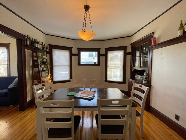 Building Photo - 56 Hobson St