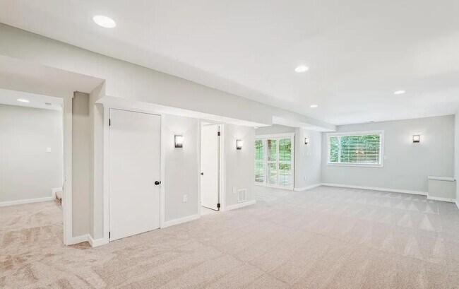 Building Photo - 276 W Meadowland Ln