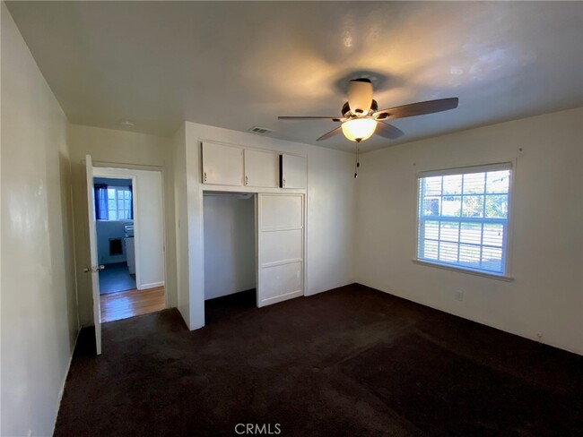 Building Photo - 2598 N Mountain View Ave