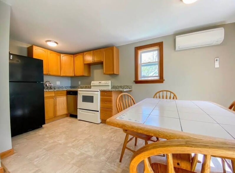 Building Photo - 136 Mt Hunger Shore Rd