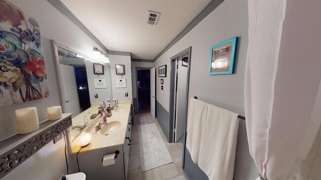 Building Photo - 6616 Piedras Blanco Dr