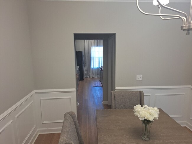 Building Photo - Beautiful Five Bedroom Home Located in Northeast Columbia!