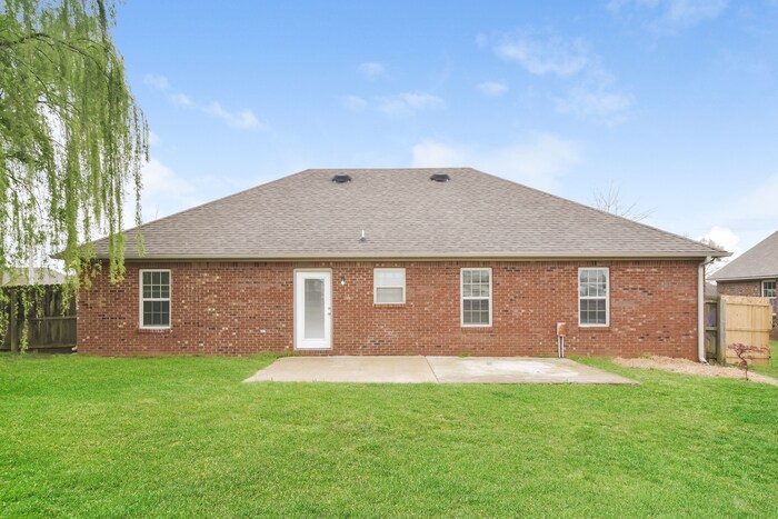 Building Photo - 27569 Grant Dr