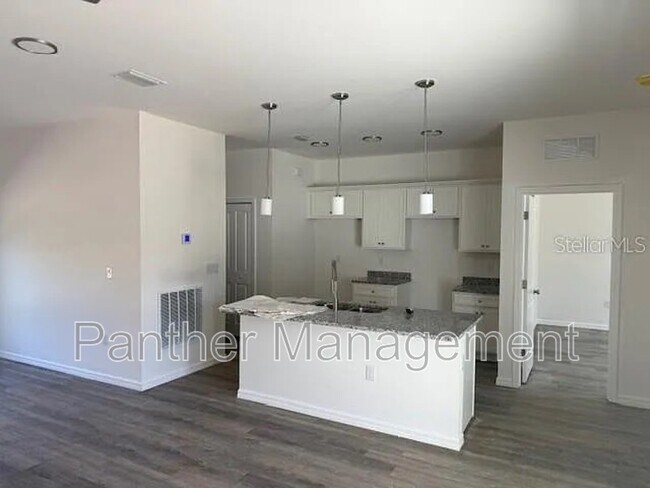 Building Photo - 5281 Gillot Blvd
