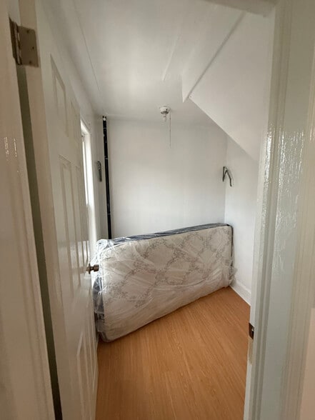 Building Photo - 433 Highland Ave