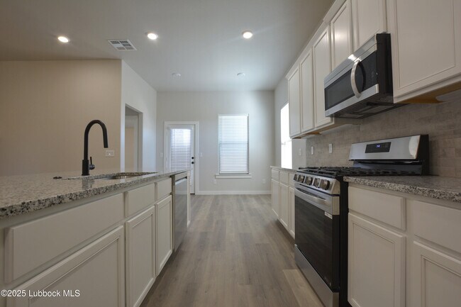 Building Photo - 10502 Abbeville Ave