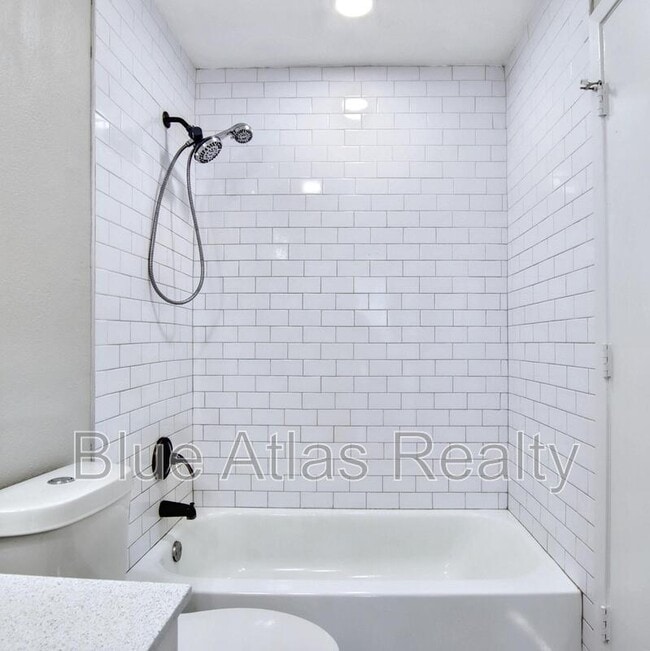 Building Photo - 2300 Indigo Ln