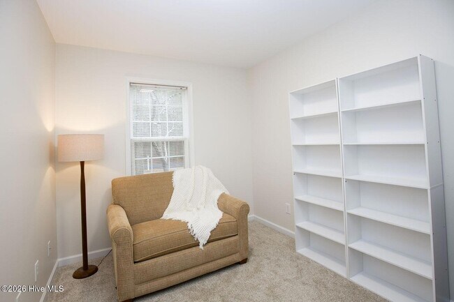 Building Photo - 681 Ginesing Dr