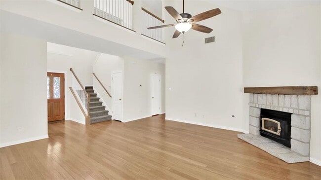 Building Photo - 1613 Country Squire Dr