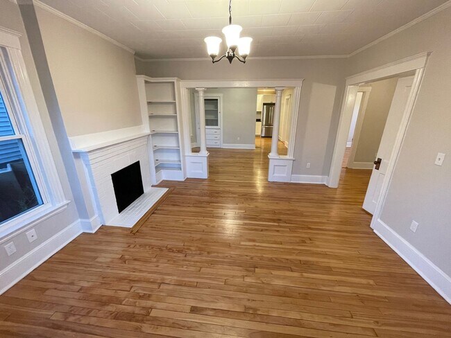 Building Photo - 94 Mellen St