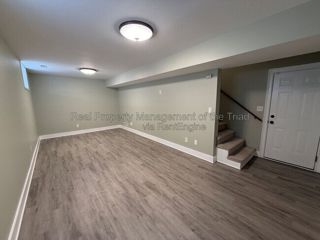 Building Photo - 2740 Bridgeport Dr