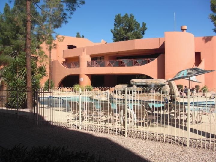 Building Photo - 4303 E Cactus Rd