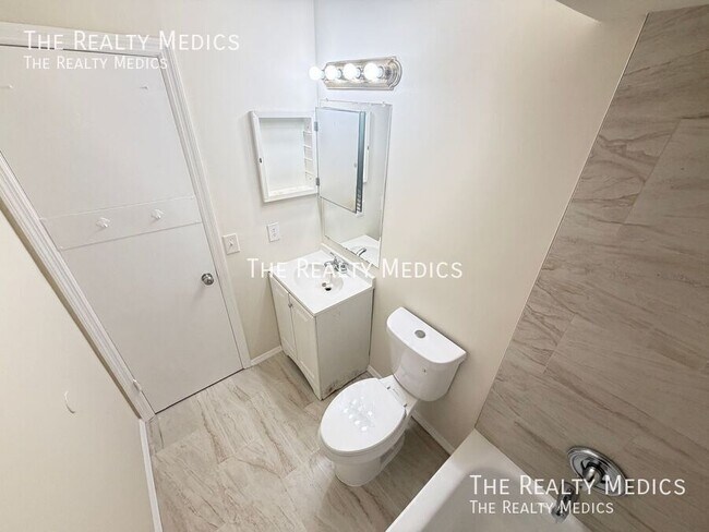 Building Photo - 4124 Pershing Pointe Pl