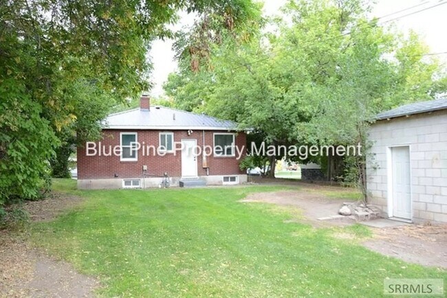 Building Photo - 662 K St
