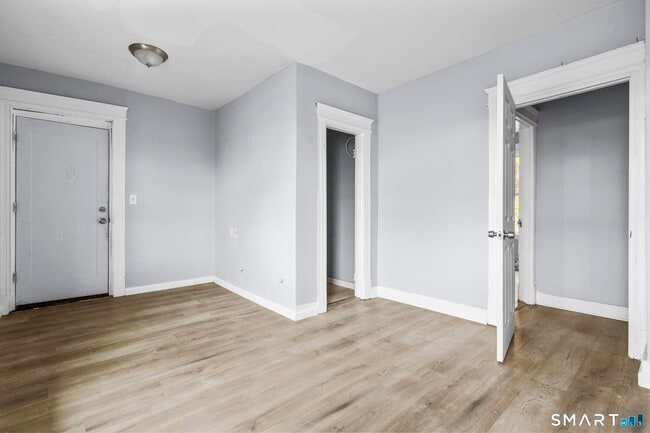 Building Photo - 33 Albert Pl