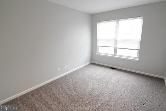 Building Photo - 7923 Ridge Ave