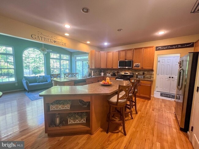 Building Photo - 144 Edgar Rd