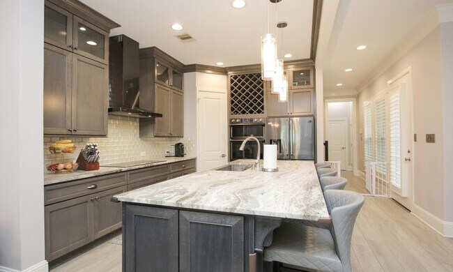 Building Photo - 15 E Breezy Way