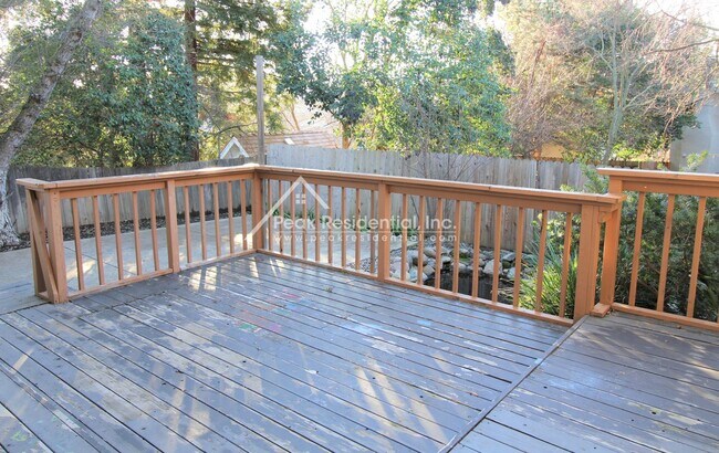 Building Photo - 9344 Winding Oak Dr