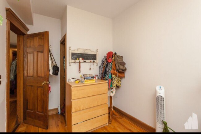 Building Photo - 1210 N Marion Ct