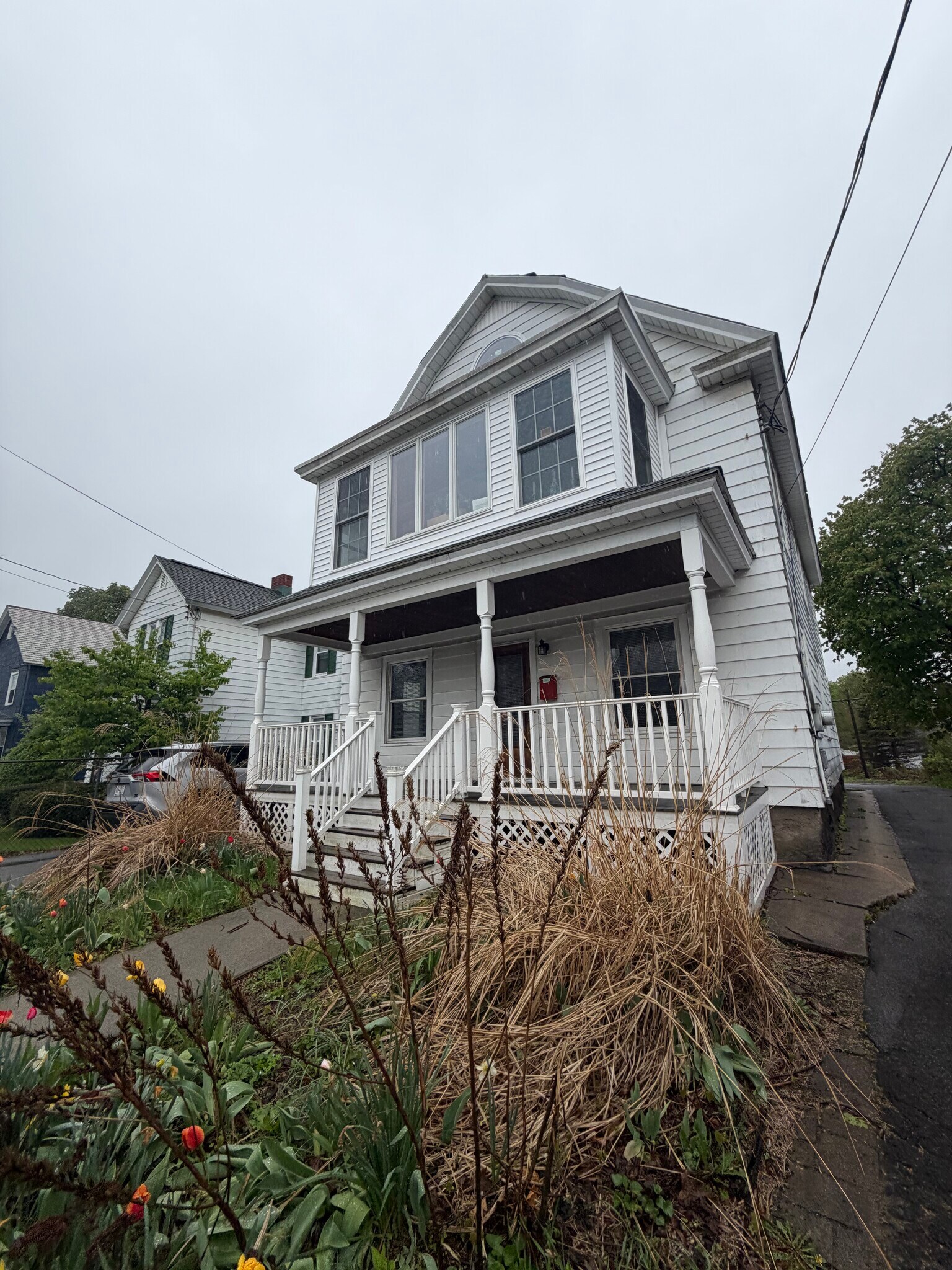 Building Photo - 31 Dix Ave