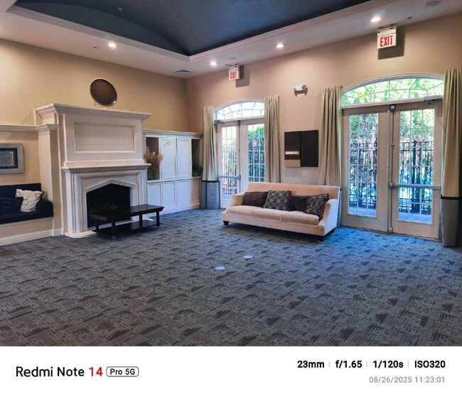 Building Photo - Vibrant Brambleton Condo Steps from Town C...