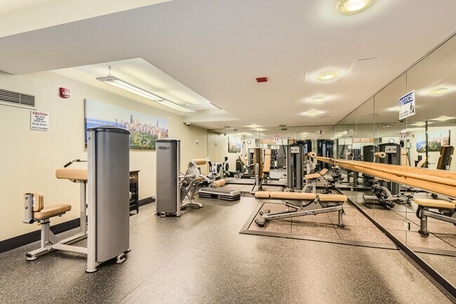 Building Photo - 345 N La Salle Dr